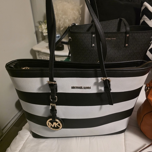 Michael Kors Handbags - Michael Kors Monochrome Striped Tote